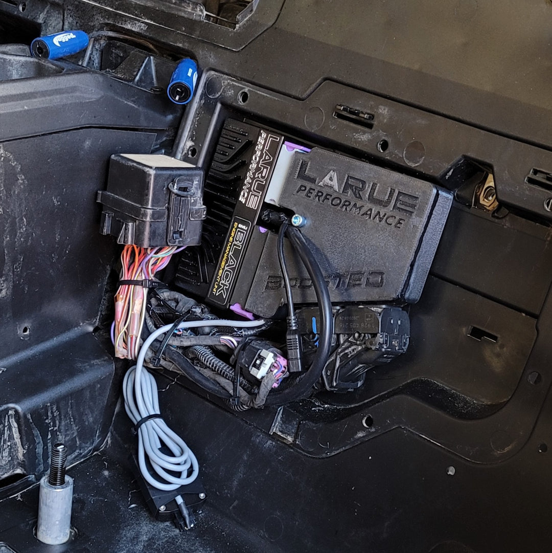 LaRue Performance Can-Am X3 dash and plug and play ECU. Engine management system with display.